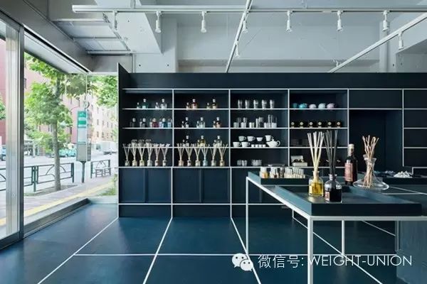用方格構(gòu)筑的日式精品店空間